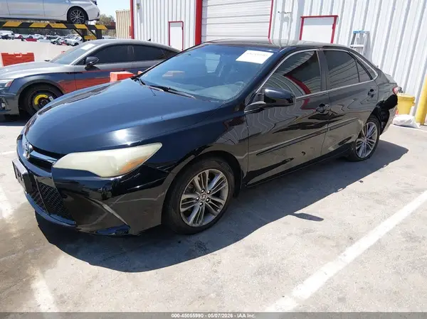 4T1BF1FK4GU542982 2016 TOYOTA CAMRY - Image 2
