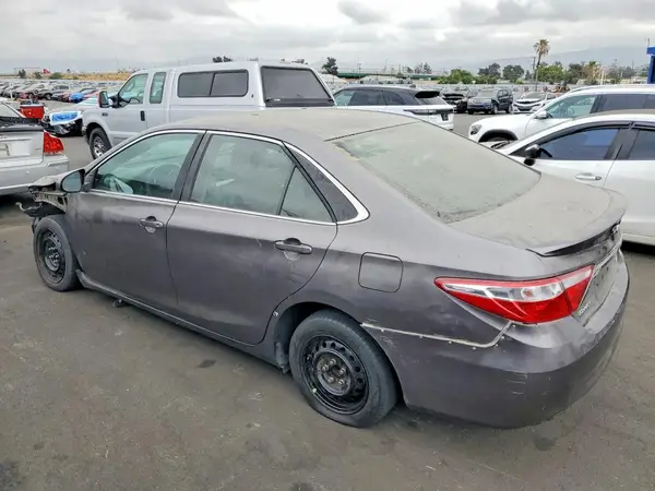 4T1BF1FK4GU546322 2016 TOYOTA CAMRY - Image 2