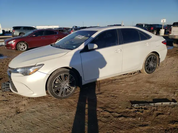 4T1BF1FK4GU548054 2016 TOYOTA CAMRY - Image 1