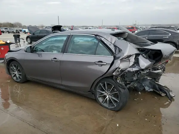 4T1BF1FK4GU549348 2016 TOYOTA CAMRY - Image 2