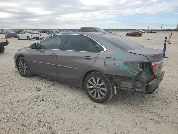 4T1BF1FK4GU551133 2016 TOYOTA CAMRY - Image 2