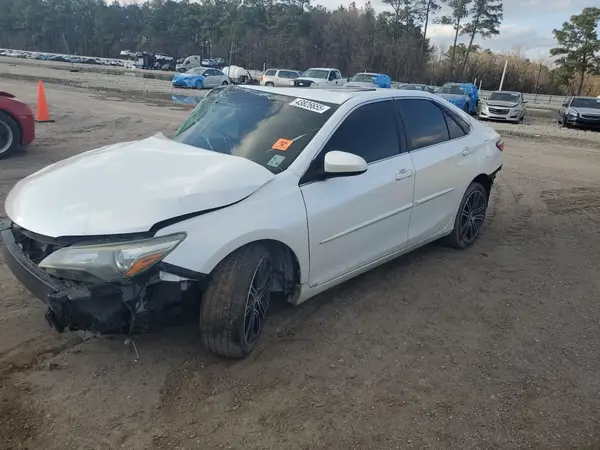 4T1BF1FK4GU555568 2016 TOYOTA CAMRY - Image 1