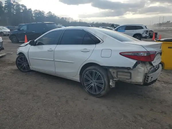 4T1BF1FK4GU555568 2016 TOYOTA CAMRY - Image 2