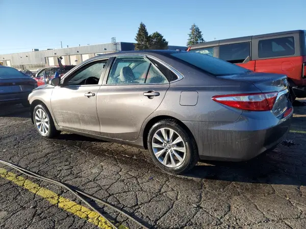 4T1BF1FK4GU557689 2016 TOYOTA CAMRY - Image 2