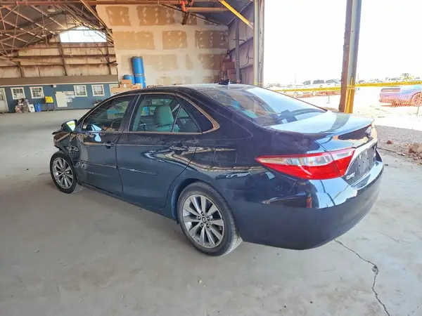 4T1BF1FK4GU557921 2016 TOYOTA CAMRY - Image 2