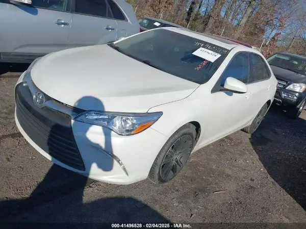 4T1BF1FK4GU563203 2016 TOYOTA CAMRY - Image 2