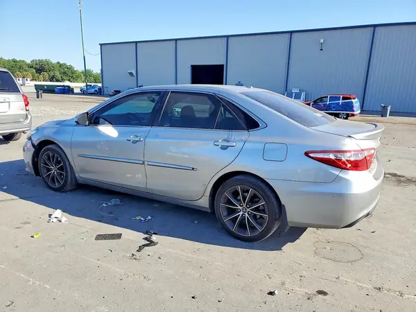 4T1BF1FK4GU563721 2016 TOYOTA CAMRY - Image 2