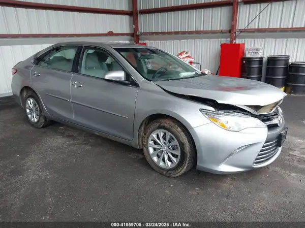 4T1BF1FK4GU567753 2016 TOYOTA CAMRY - Image 1