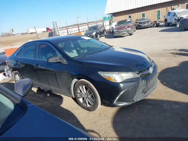 4T1BF1FK4GU569406 2016 TOYOTA CAMRY - Image 1