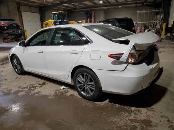 4T1BF1FK4GU569454 2016 TOYOTA CAMRY - Image 2