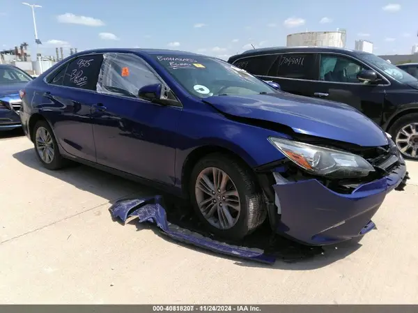 4T1BF1FK4GU569678 2016 TOYOTA CAMRY - Image 1
