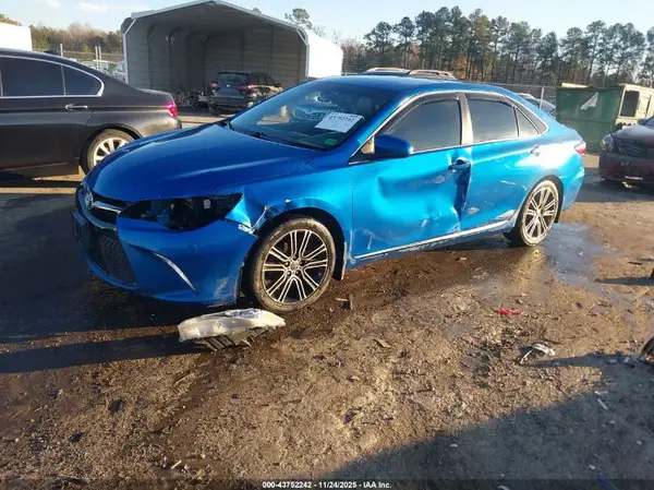 4T1BF1FK4GU569776 2016 TOYOTA CAMRY - Image 2