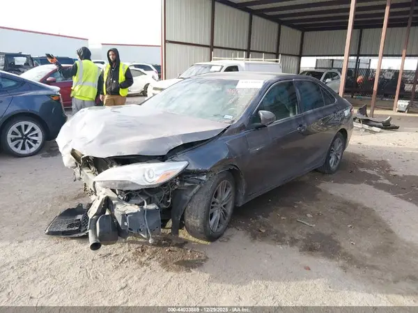 4T1BF1FK4GU570958 2016 TOYOTA CAMRY - Image 2