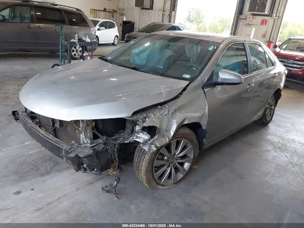 4T1BF1FK4GU572290 2016 TOYOTA CAMRY - Image 2
