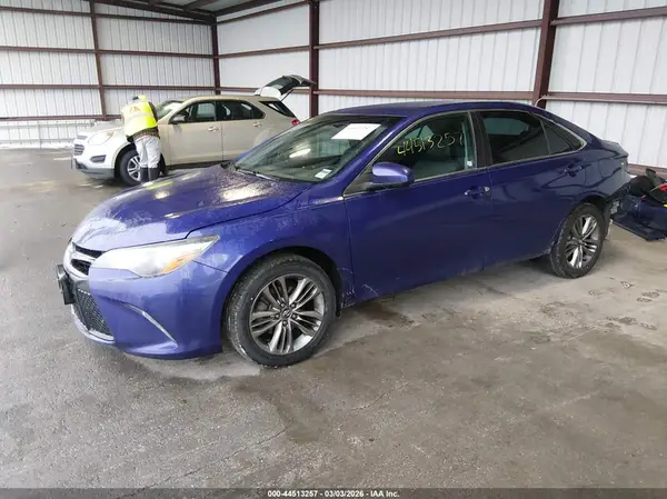 4T1BF1FK4GU573813 2016 TOYOTA CAMRY - Image 2