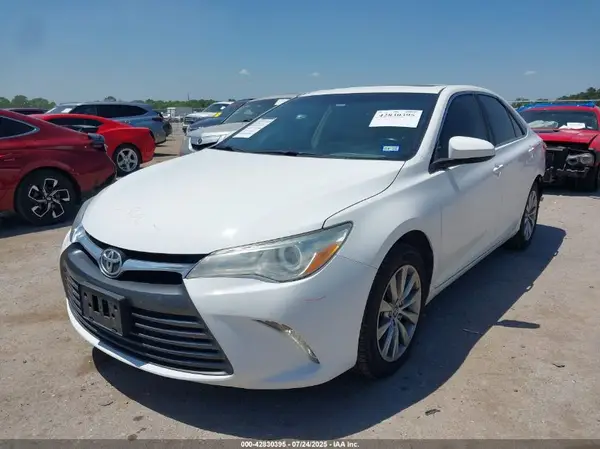 4T1BF1FK4GU574802 2016 TOYOTA CAMRY - Image 2
