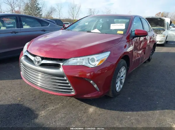 4T1BF1FK4GU575965 2016 TOYOTA CAMRY - Image 2