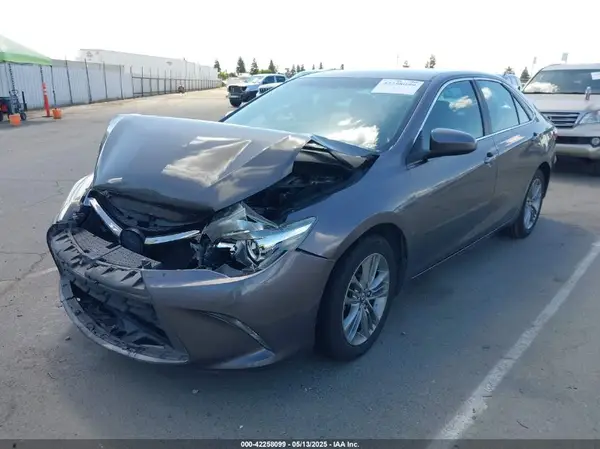 4T1BF1FK4GU578381 2016 TOYOTA CAMRY - Image 2