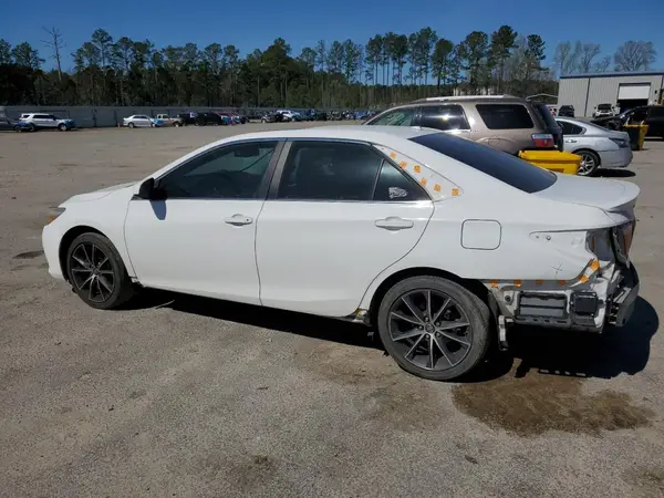 4T1BF1FK4GU581829 2016 TOYOTA CAMRY - Image 2
