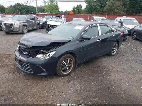 4T1BF1FK4GU587162 2016 TOYOTA CAMRY - Image 2