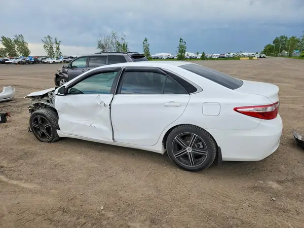 4T1BF1FK4GU588554 2016 TOYOTA CAMRY - Image 2