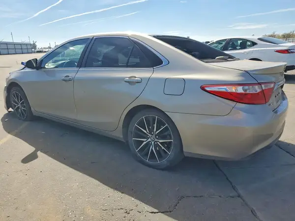 4T1BF1FK4GU590661 2016 TOYOTA CAMRY - Image 2