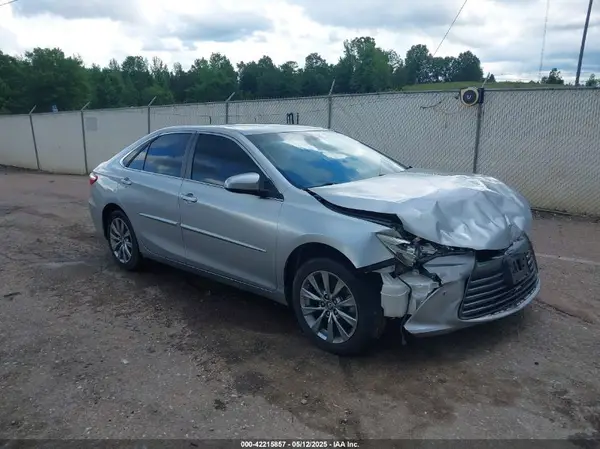 4T1BF1FK4GU594841 2016 TOYOTA CAMRY - Image 1