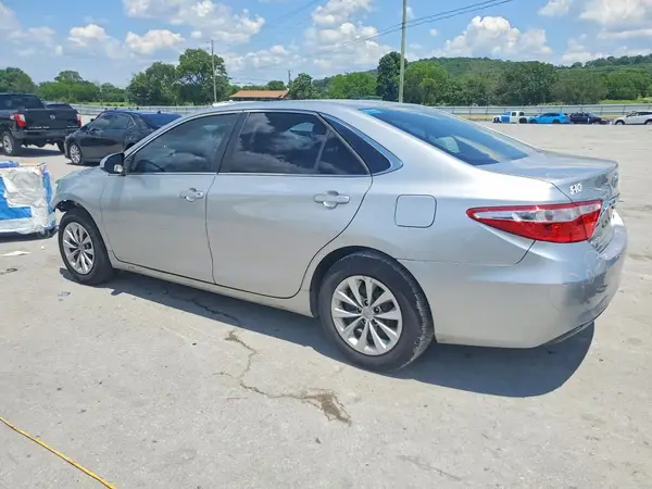 4T1BF1FK4GU598243 2016 TOYOTA CAMRY - Image 2