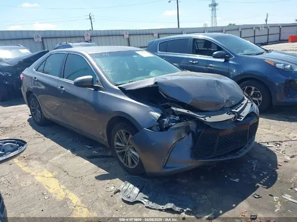 4T1BF1FK4GU601738 2016 TOYOTA CAMRY - Image 1