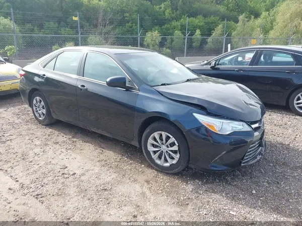 4T1BF1FK4GU604624 2016 TOYOTA CAMRY - Image 1