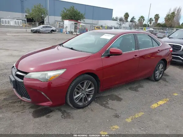 4T1BF1FK4GU606731 2016 TOYOTA CAMRY - Image 2