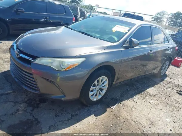4T1BF1FK4GU607748 2016 TOYOTA CAMRY - Image 2