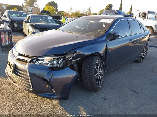 4T1BF1FK4GU608690 2016 TOYOTA CAMRY - Image 2