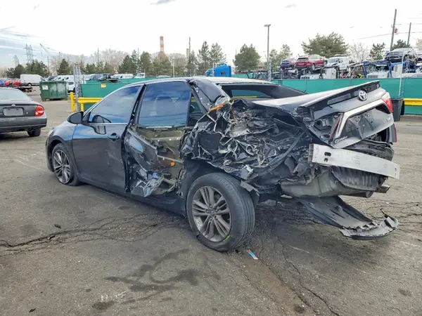 4T1BF1FK4GU608804 2016 TOYOTA CAMRY - Image 2