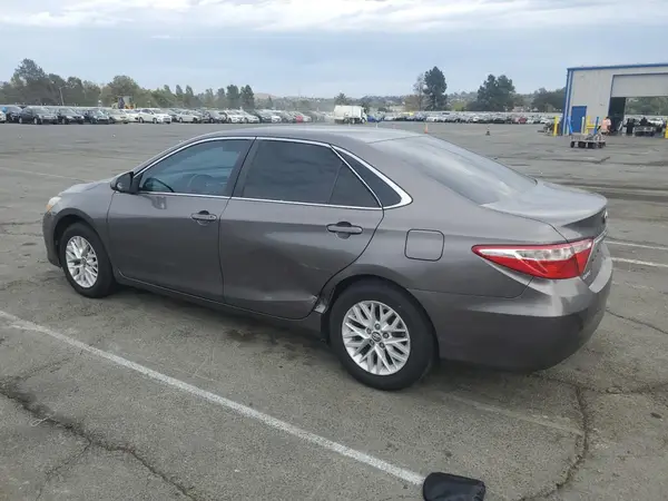 4T1BF1FK4GU610603 2016 TOYOTA CAMRY - Image 2