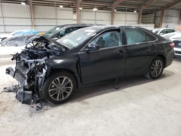 4T1BF1FK4GU611363 2016 TOYOTA CAMRY - Image 1