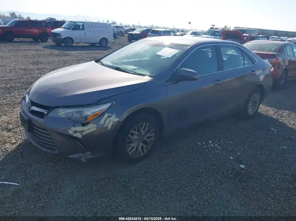 4T1BF1FK4HU271925 2017 TOYOTA CAMRY - Image 2