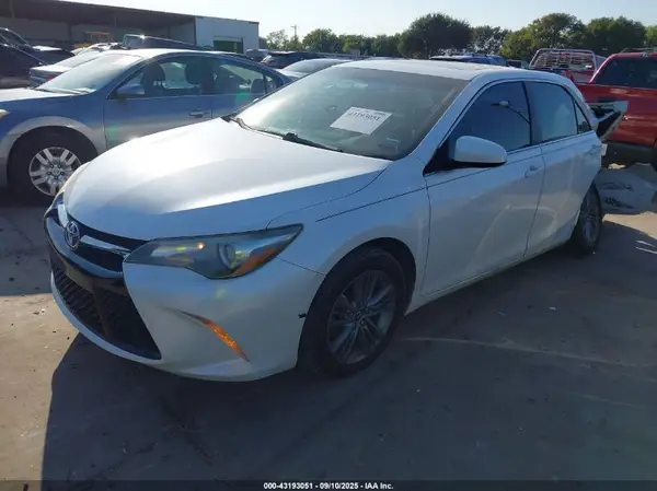 4T1BF1FK4HU272816 2017 TOYOTA CAMRY - Image 2