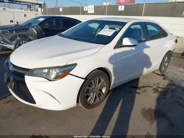 4T1BF1FK4HU273786 2017 TOYOTA CAMRY - Image 2