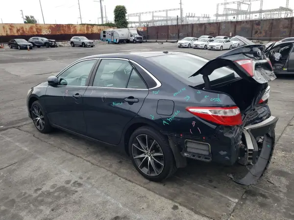 4T1BF1FK4HU274100 2017 TOYOTA CAMRY - Image 2