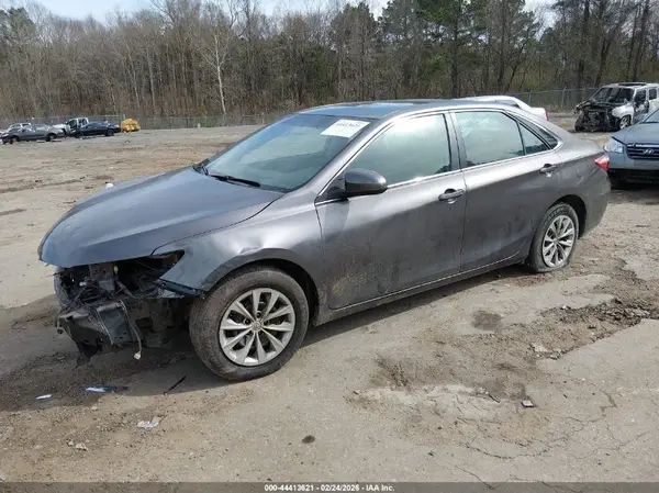 4T1BF1FK4HU274209 2017 TOYOTA CAMRY - Image 2