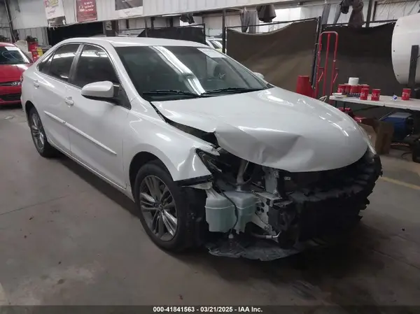 4T1BF1FK4HU274257 2017 TOYOTA CAMRY - Image 1