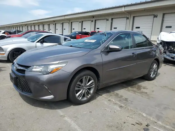 4T1BF1FK4HU275568 2017 TOYOTA CAMRY - Image 1