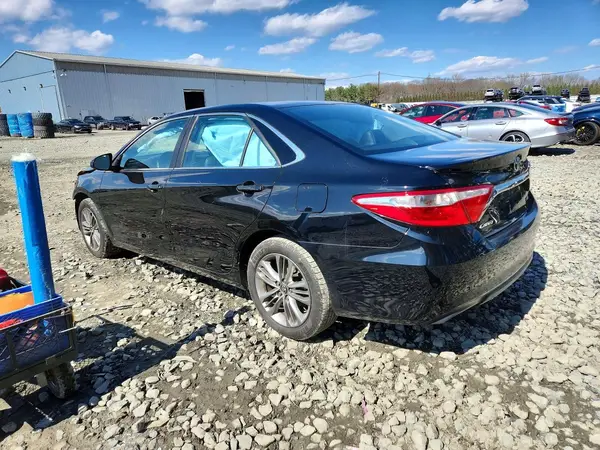 4T1BF1FK4HU275702 2017 TOYOTA CAMRY - Image 2