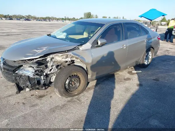 4T1BF1FK4HU278809 2017 TOYOTA CAMRY - Image 2