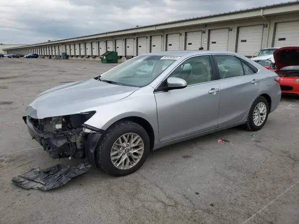 4T1BF1FK4HU280608 2017 TOYOTA CAMRY - Image 1