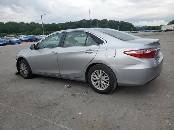 4T1BF1FK4HU280608 2017 TOYOTA CAMRY - Image 2