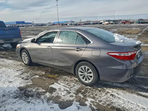 4T1BF1FK4HU280687 2017 TOYOTA CAMRY - Image 2
