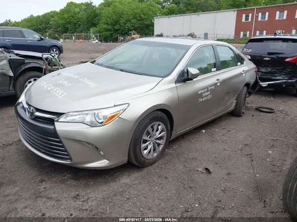 4T1BF1FK4HU280799 2017 TOYOTA CAMRY - Image 2