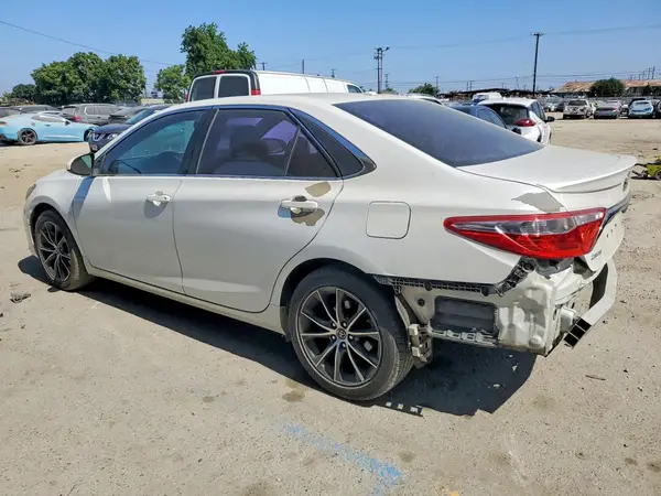 4T1BF1FK4HU281824 2017 TOYOTA CAMRY - Image 2